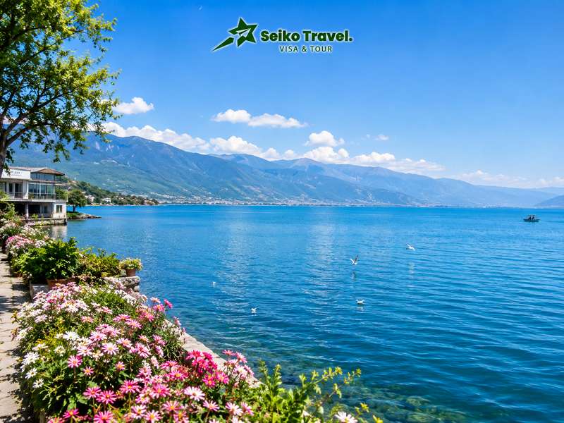 Du Lịch Đại Lý 2026: Cẩm Nang Chi Tiết Từ Seiko Travel 2 Hồ Nhĩ Hải xanh biếc trong hành trình du lịch Đại Lý