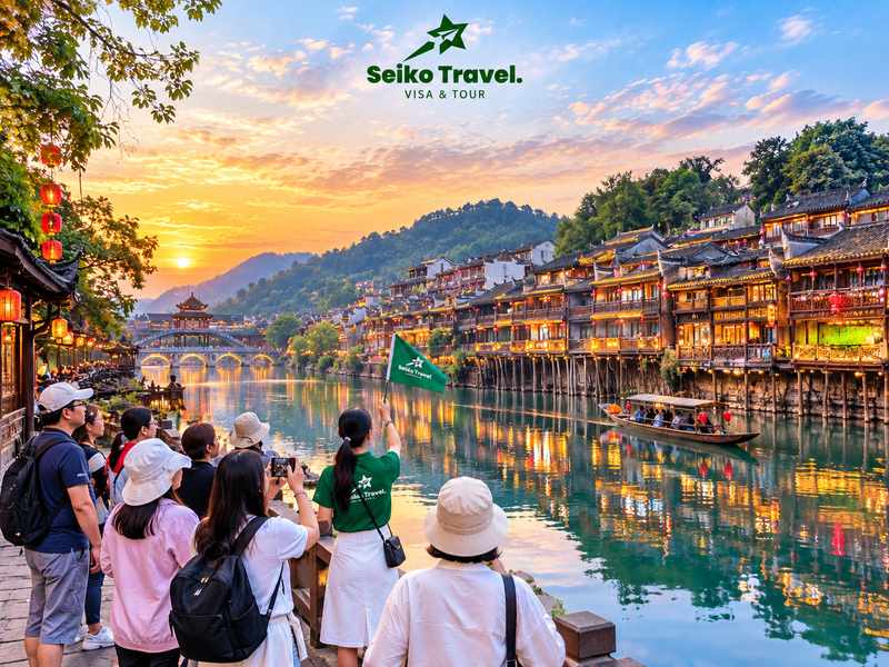 10 Điểm Đến Du Lịch Trung Quốc Không Thể Bỏ Lỡ 2026 6 Phượng Hoàng Cổ Trấn soi bóng bên sông Đà Giang